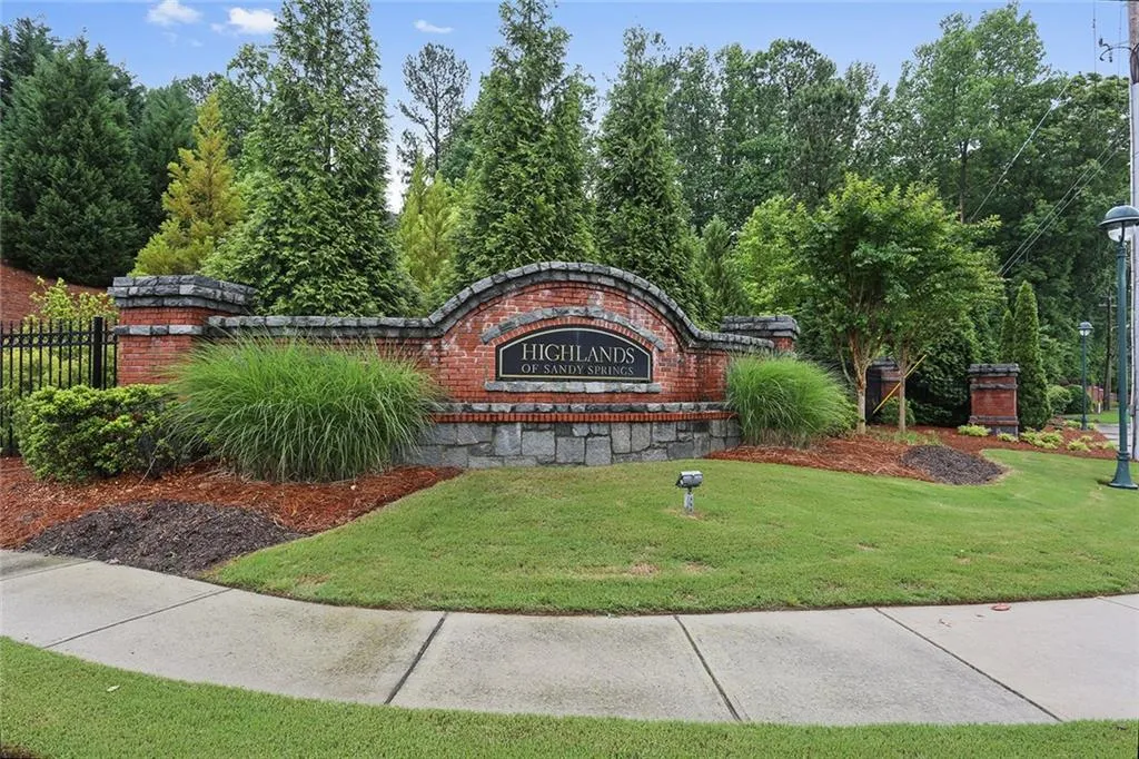 7960 Highland Bluff Unit 352, Atlanta, Georgia 30328, 3 Bedrooms Bedrooms, ,3 BathroomsBathrooms,Residential,Sold,7960 Highland Bluff Unit 352,5844942