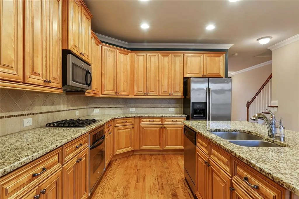 7960 Highland Bluff Unit 352, Atlanta, Georgia 30328, 3 Bedrooms Bedrooms, ,3 BathroomsBathrooms,Residential,Sold,7960 Highland Bluff Unit 352,5844942