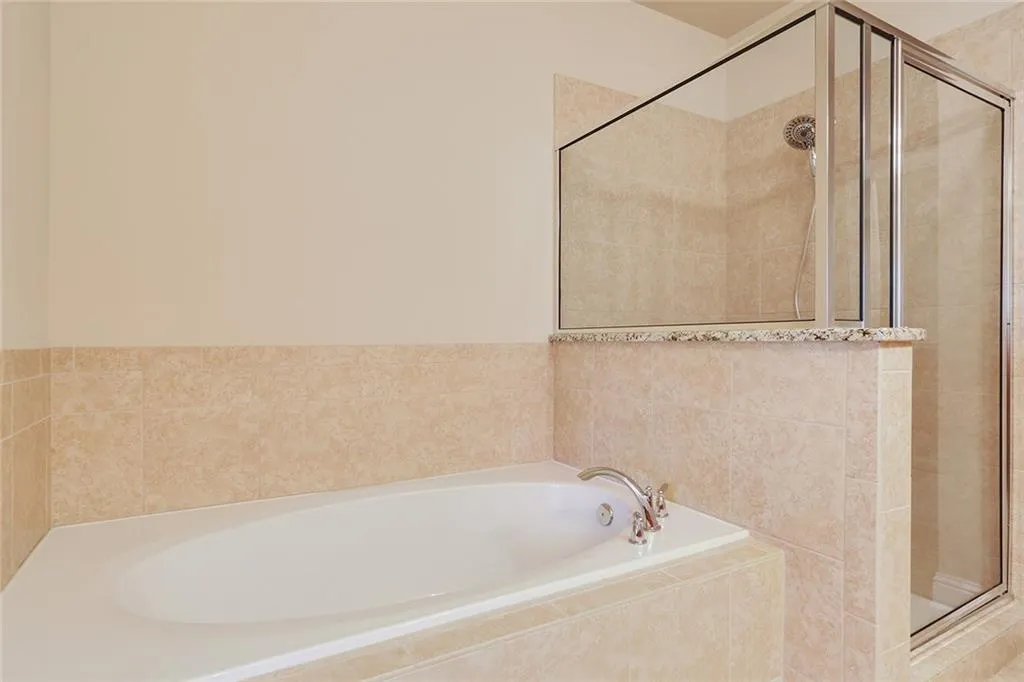 7960 Highland Bluff Unit 352, Atlanta, Georgia 30328, 3 Bedrooms Bedrooms, ,3 BathroomsBathrooms,Residential,Sold,7960 Highland Bluff Unit 352,5844942