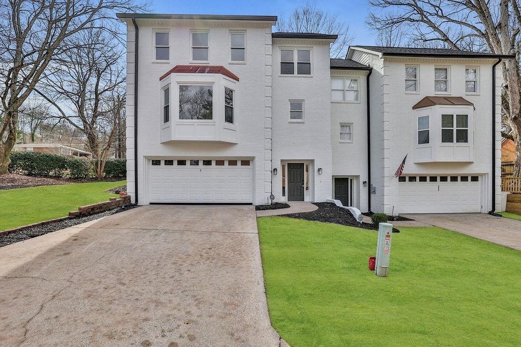 295 DUNWOODY CREEK Circle, Sandy Springs, Georgia 30350, 4 Bedrooms Bedrooms, ,3 BathroomsBathrooms,Residential,Sold,295 DUNWOODY CREEK Circle,7306062