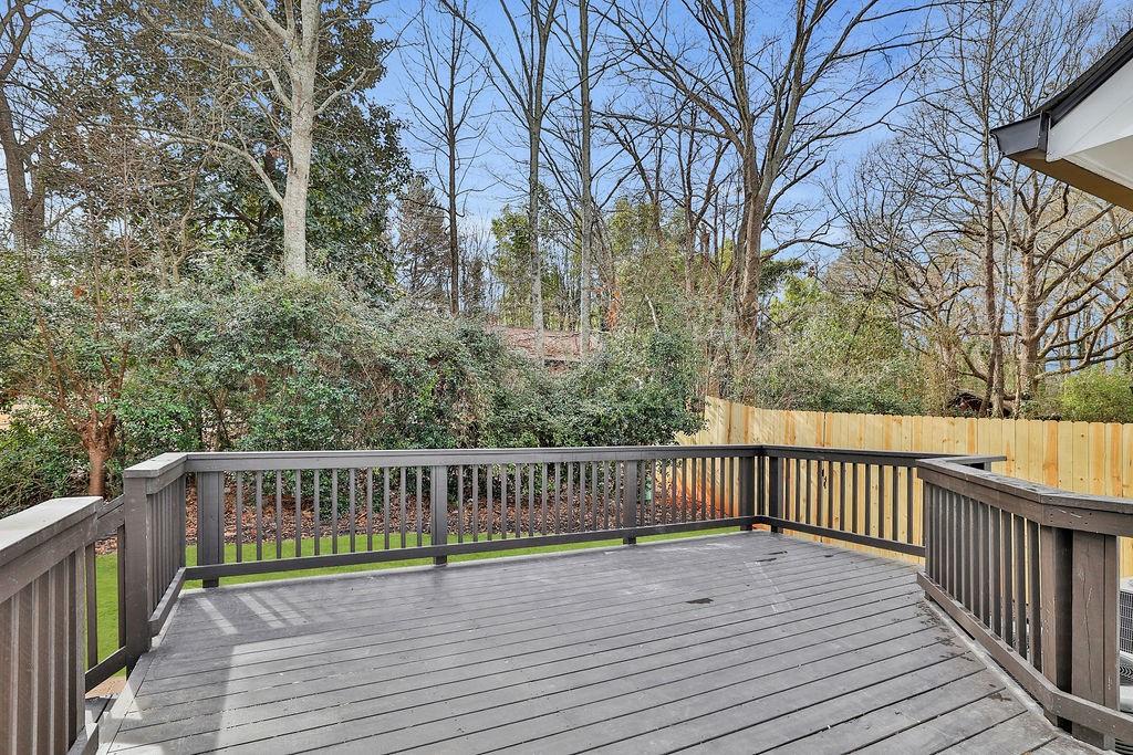 295 DUNWOODY CREEK Circle, Sandy Springs, Georgia 30350, 4 Bedrooms Bedrooms, ,3 BathroomsBathrooms,Residential,Sold,295 DUNWOODY CREEK Circle,7306062