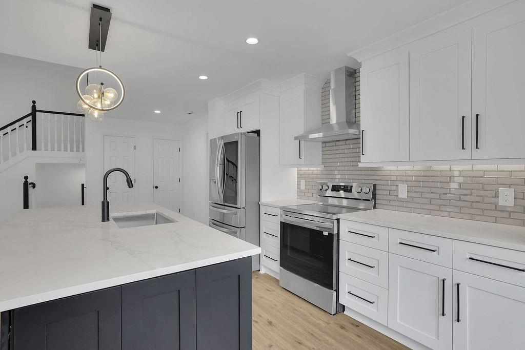 295 DUNWOODY CREEK Circle, Sandy Springs, Georgia 30350, 4 Bedrooms Bedrooms, ,3 BathroomsBathrooms,Residential,Sold,295 DUNWOODY CREEK Circle,7306062