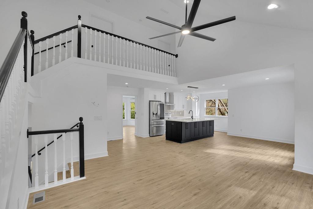 295 DUNWOODY CREEK Circle, Sandy Springs, Georgia 30350, 4 Bedrooms Bedrooms, ,3 BathroomsBathrooms,Residential,Sold,295 DUNWOODY CREEK Circle,7306062