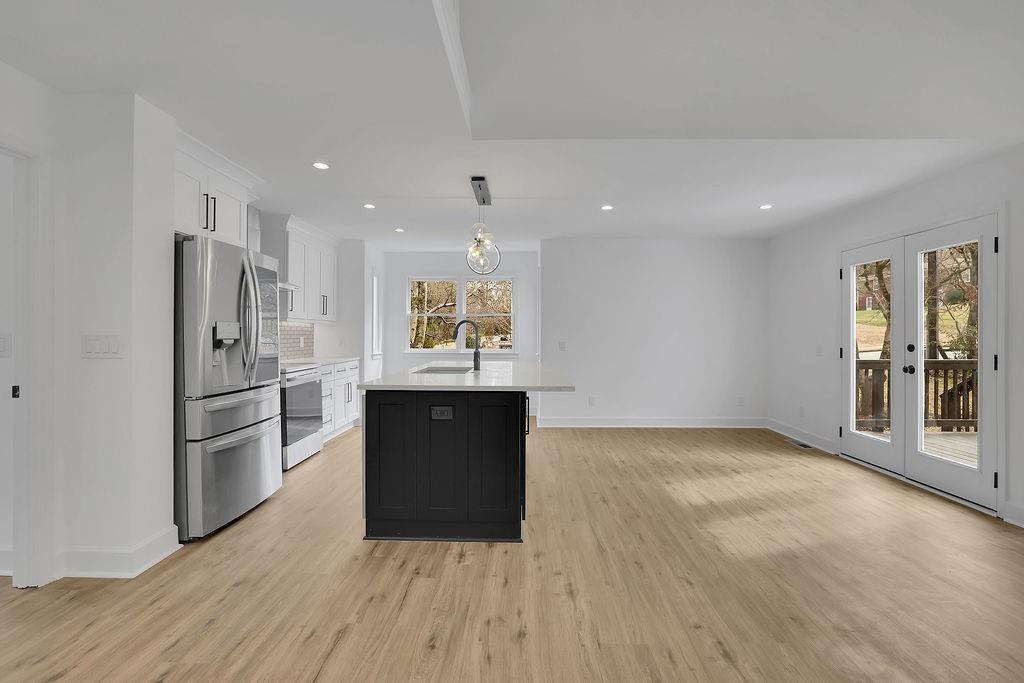 295 DUNWOODY CREEK Circle, Sandy Springs, Georgia 30350, 4 Bedrooms Bedrooms, ,3 BathroomsBathrooms,Residential,Sold,295 DUNWOODY CREEK Circle,7306062