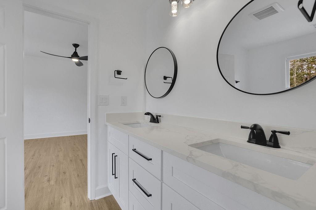 295 DUNWOODY CREEK Circle, Sandy Springs, Georgia 30350, 4 Bedrooms Bedrooms, ,3 BathroomsBathrooms,Residential,Sold,295 DUNWOODY CREEK Circle,7306062