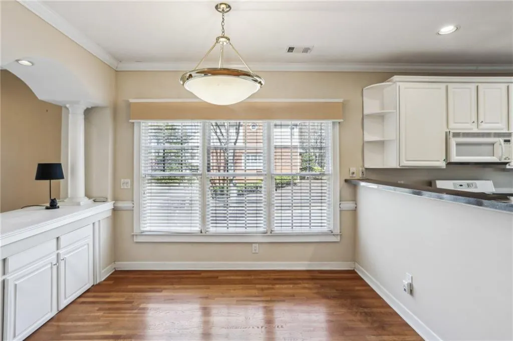 8620 Hope Mews Court, Sandy Springs, Georgia 30350, 2 Bedrooms Bedrooms, ,2 BathroomsBathrooms,Residential,Sold,8620 Hope Mews Court,7540012