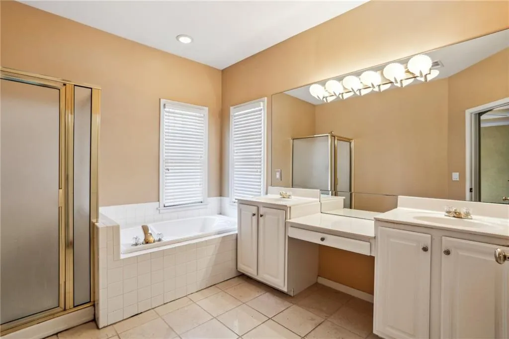 8620 Hope Mews Court, Sandy Springs, Georgia 30350, 2 Bedrooms Bedrooms, ,2 BathroomsBathrooms,Residential,Sold,8620 Hope Mews Court,7540012