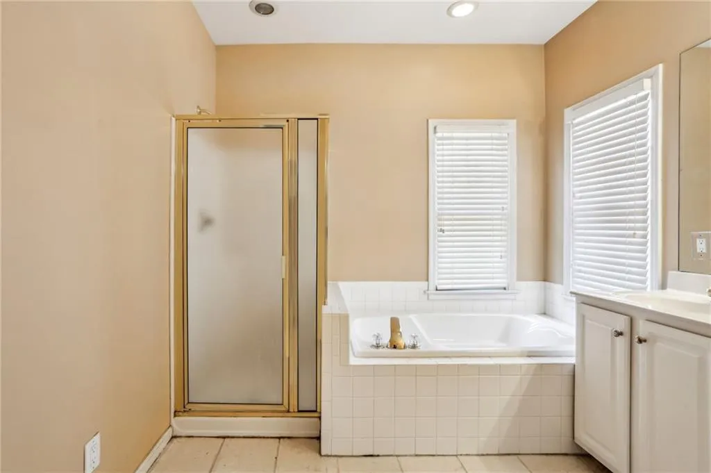 8620 Hope Mews Court, Sandy Springs, Georgia 30350, 2 Bedrooms Bedrooms, ,2 BathroomsBathrooms,Residential,Sold,8620 Hope Mews Court,7540012
