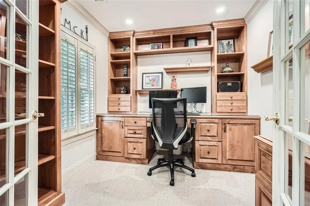 5475 E Idlewood Lane, Sandy Springs, Georgia 30327, 3 Bedrooms Bedrooms, ,3 BathroomsBathrooms,Residential,For Sale,5475 E Idlewood Lane,7606297