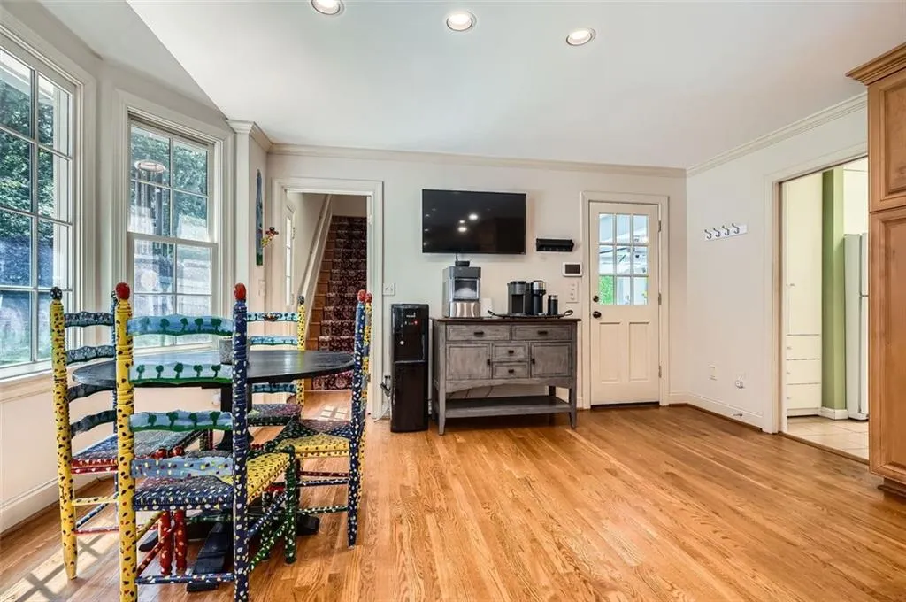 5475 E Idlewood Lane, Sandy Springs, Georgia 30327, 3 Bedrooms Bedrooms, ,3 BathroomsBathrooms,Residential,For Sale,5475 E Idlewood Lane,7606297
