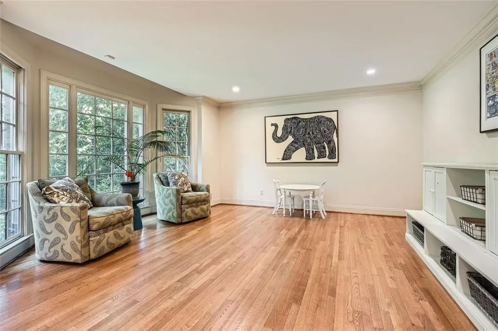 5475 E Idlewood Lane, Sandy Springs, Georgia 30327, 3 Bedrooms Bedrooms, ,3 BathroomsBathrooms,Residential,For Sale,5475 E Idlewood Lane,7606297