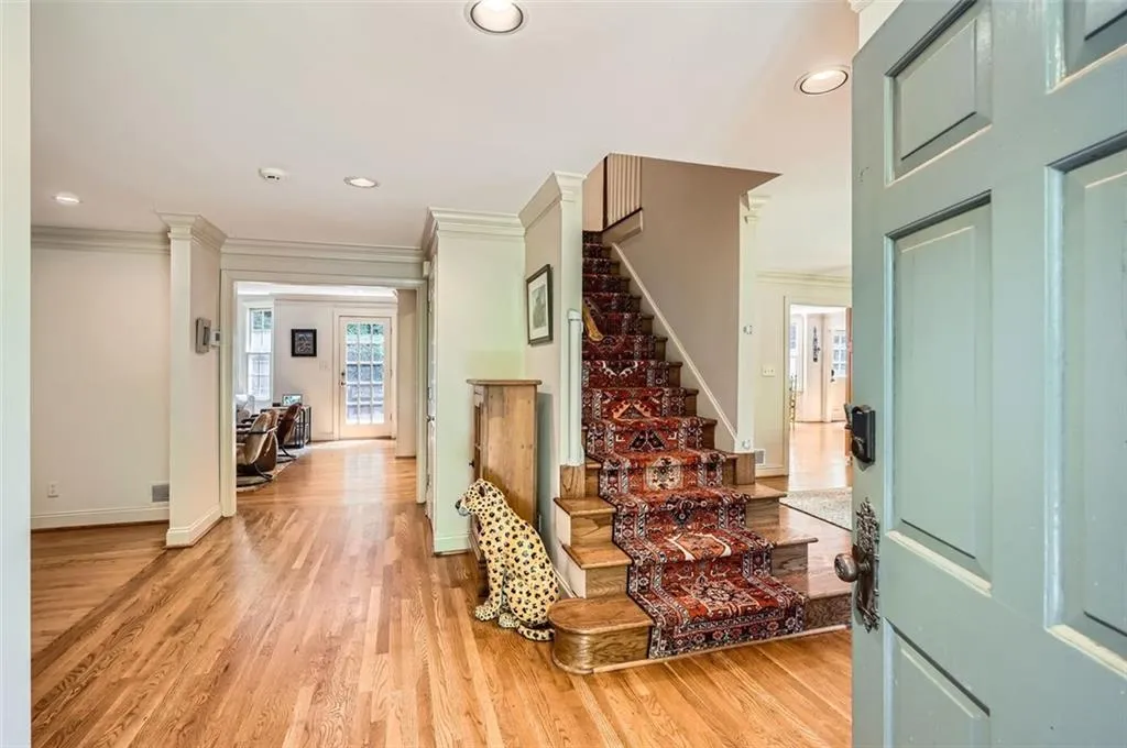 5475 E Idlewood Lane, Sandy Springs, Georgia 30327, 3 Bedrooms Bedrooms, ,3 BathroomsBathrooms,Residential,For Sale,5475 E Idlewood Lane,7606297