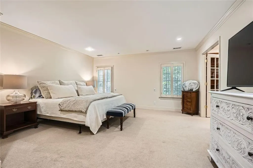 5475 E Idlewood Lane, Sandy Springs, Georgia 30327, 3 Bedrooms Bedrooms, ,3 BathroomsBathrooms,Residential,For Sale,5475 E Idlewood Lane,7606297