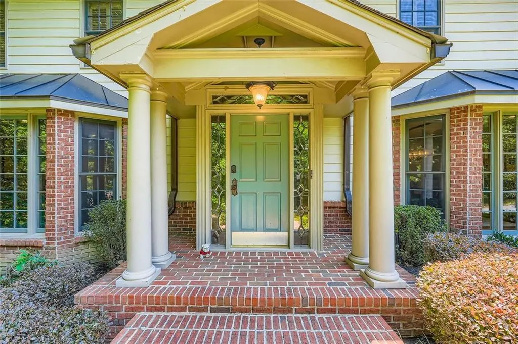 5475 E Idlewood Lane, Sandy Springs, Georgia 30327, 3 Bedrooms Bedrooms, ,3 BathroomsBathrooms,Residential,For Sale,5475 E Idlewood Lane,7606297