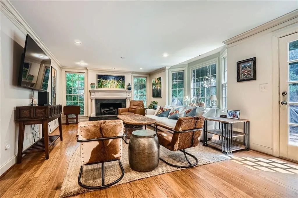 5475 E Idlewood Lane, Sandy Springs, Georgia 30327, 3 Bedrooms Bedrooms, ,3 BathroomsBathrooms,Residential,For Sale,5475 E Idlewood Lane,7606297