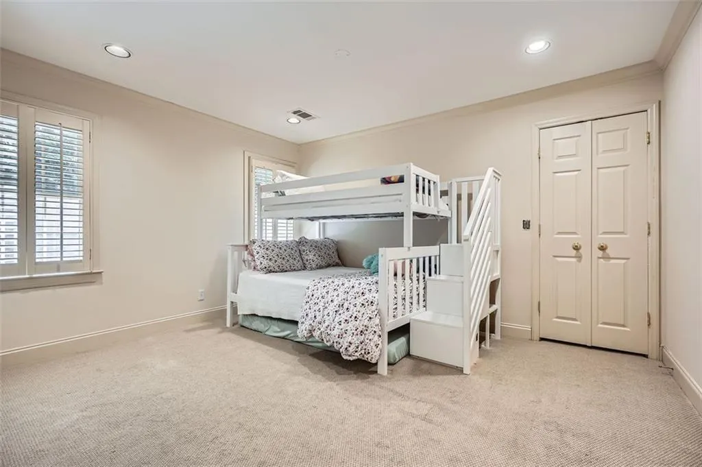 5475 E Idlewood Lane, Sandy Springs, Georgia 30327, 3 Bedrooms Bedrooms, ,3 BathroomsBathrooms,Residential,For Sale,5475 E Idlewood Lane,7606297