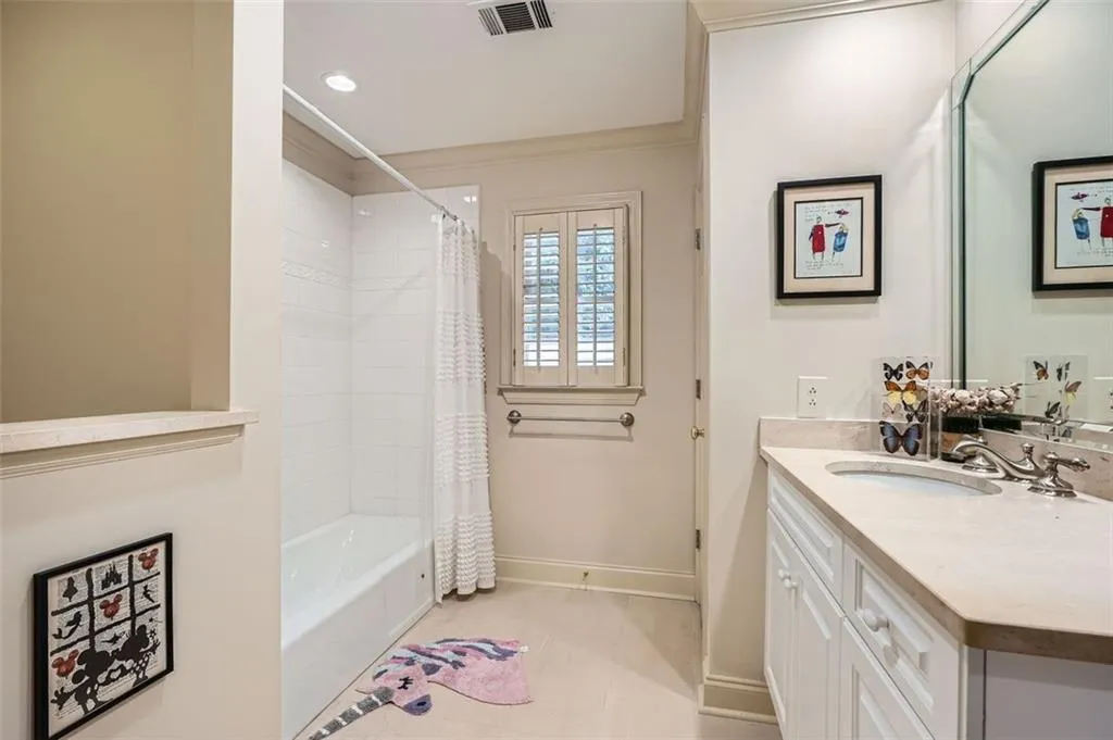 5475 E Idlewood Lane, Sandy Springs, Georgia 30327, 3 Bedrooms Bedrooms, ,3 BathroomsBathrooms,Residential,For Sale,5475 E Idlewood Lane,7606297