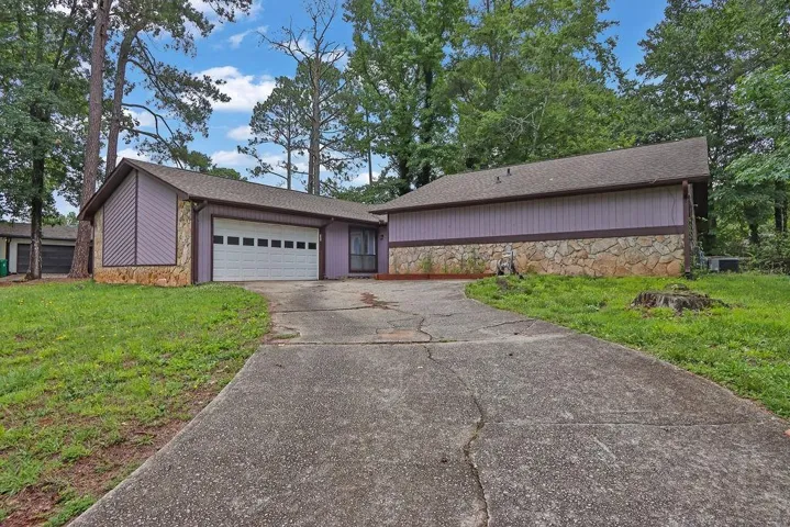 5025 Stoney Point Circle, Stone Mountain, Georgia 30088