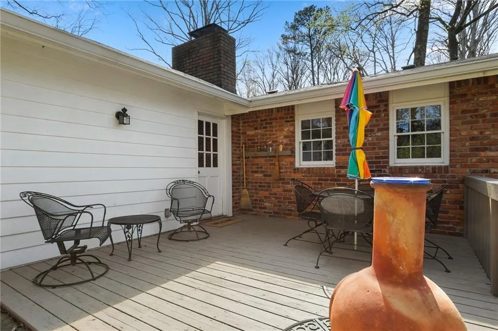 626 Lorell Terrace, Atlanta, Georgia 30328, 3 Bedrooms Bedrooms, ,2 BathroomsBathrooms,Residential,Sold,626 Lorell Terrace,7021817