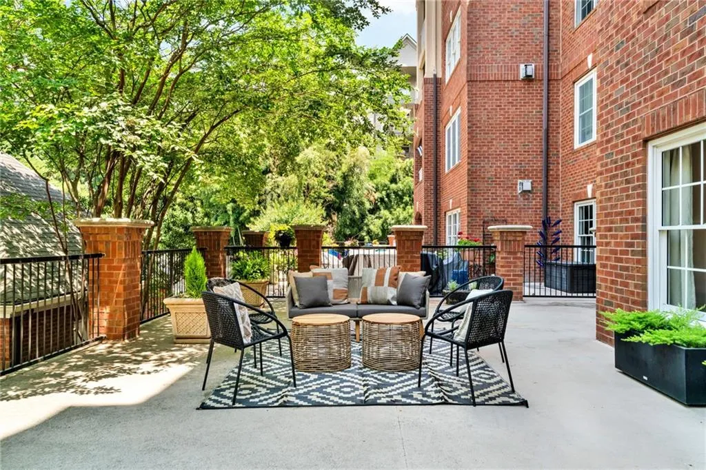 211 Colonial Homes Drive Nw Unit 1102, Atlanta, Georgia 30309, 2 Bedrooms Bedrooms, ,2 BathroomsBathrooms,Residential,For Sale,211 Colonial Homes Drive Nw Unit 1102,7595763