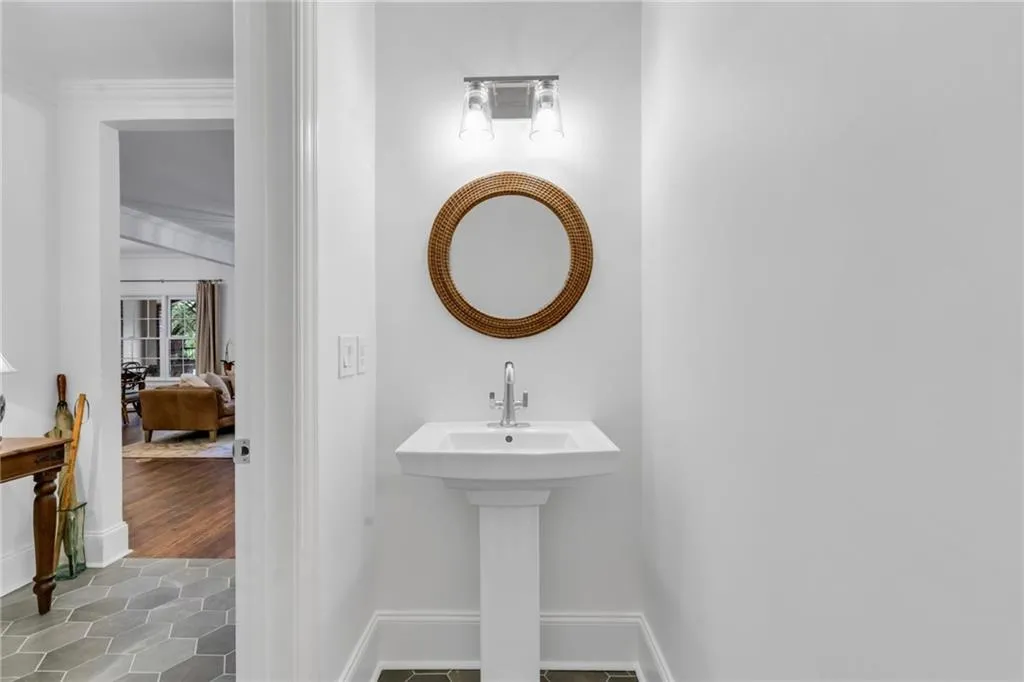 1/2 bath off of entrance