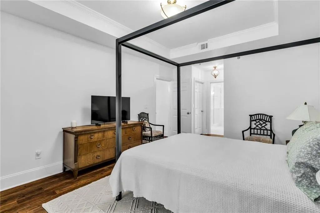 211 Colonial Homes Drive Nw Unit 1102, Atlanta, Georgia 30309, 2 Bedrooms Bedrooms, ,2 BathroomsBathrooms,Residential,For Sale,211 Colonial Homes Drive Nw Unit 1102,7595763