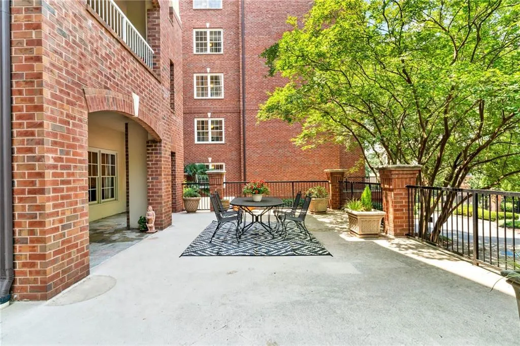 211 Colonial Homes Drive Nw Unit 1102, Atlanta, Georgia 30309, 2 Bedrooms Bedrooms, ,2 BathroomsBathrooms,Residential,For Sale,211 Colonial Homes Drive Nw Unit 1102,7595763