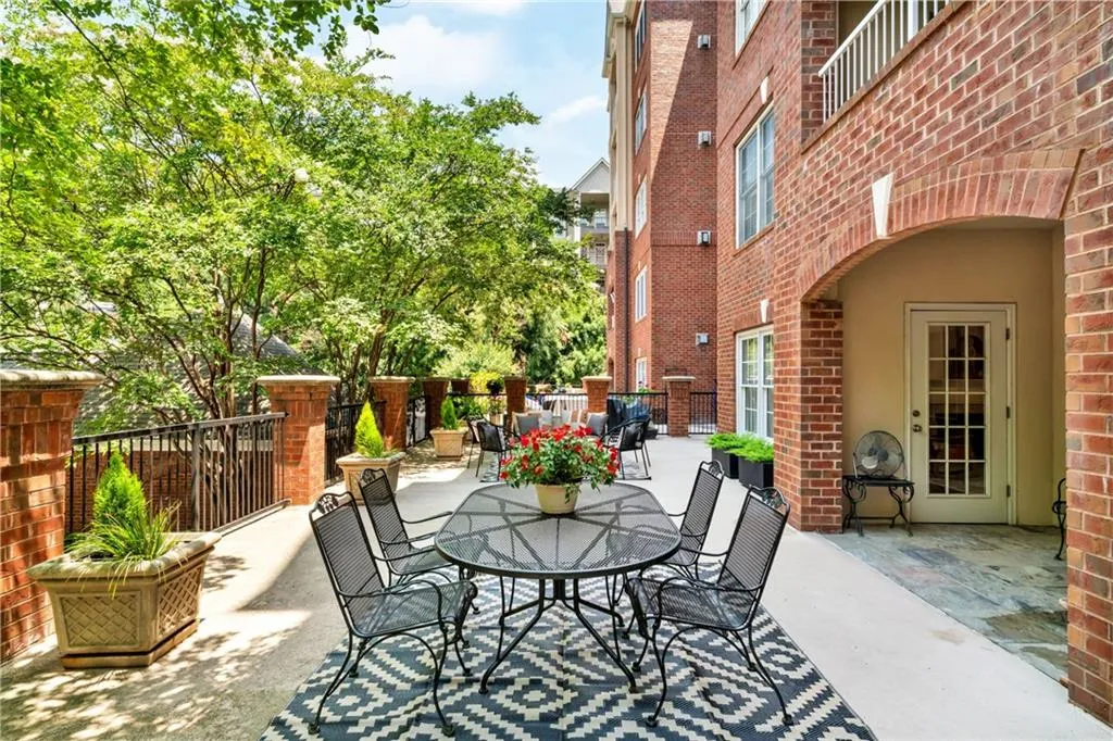 211 Colonial Homes Drive Nw Unit 1102, Atlanta, Georgia 30309, 2 Bedrooms Bedrooms, ,2 BathroomsBathrooms,Residential,For Sale,211 Colonial Homes Drive Nw Unit 1102,7595763
