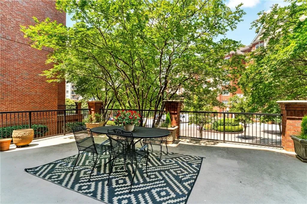 211 Colonial Homes Drive Nw Unit 1102, Atlanta, Georgia 30309, 2 Bedrooms Bedrooms, ,2 BathroomsBathrooms,Residential,For Sale,211 Colonial Homes Drive Nw Unit 1102,7595763
