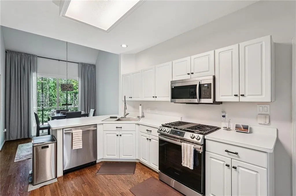 7155 Roswell Road Unit 48, Atlanta, Georgia 30328, 4 Bedrooms Bedrooms, ,2 BathroomsBathrooms,Residential,For Sale,7155 Roswell Road Unit 48,7750657