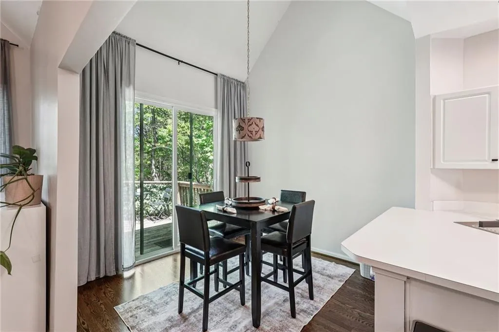 7155 Roswell Road Unit 48, Atlanta, Georgia 30328, 4 Bedrooms Bedrooms, ,2 BathroomsBathrooms,Residential,For Sale,7155 Roswell Road Unit 48,7750657