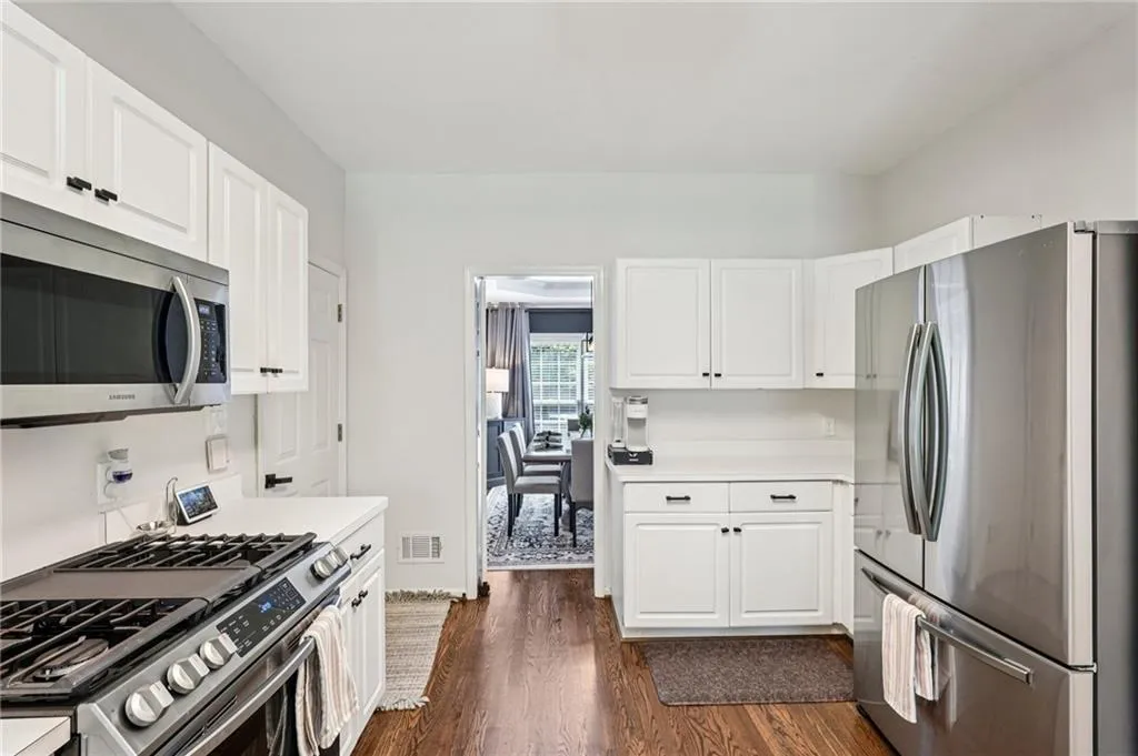 7155 Roswell Road Unit 48, Atlanta, Georgia 30328, 4 Bedrooms Bedrooms, ,2 BathroomsBathrooms,Residential,For Sale,7155 Roswell Road Unit 48,7750657