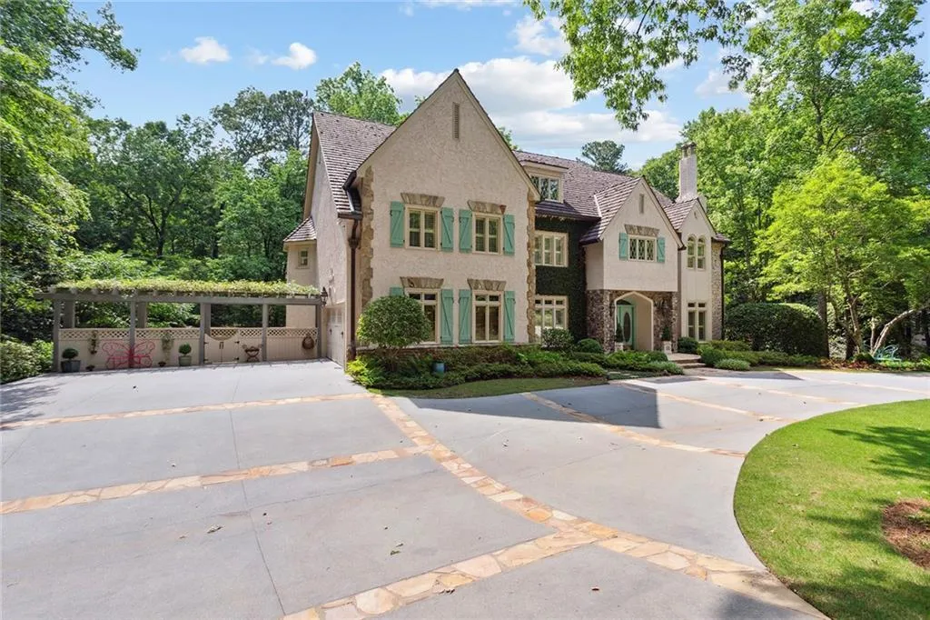 5300 Old Hundred Lane, Sandy Springs, Georgia 30327, 6 Bedrooms Bedrooms, ,4 BathroomsBathrooms,Residential,Sold,5300 Old Hundred Lane,7052440 5300 Old Hundred Lane, Sandy Springs, Georgia 30327, 6 Bedrooms Bedrooms, ,4 BathroomsBathrooms,Residential,Sold,5300 Old Hundred Lane,7052440