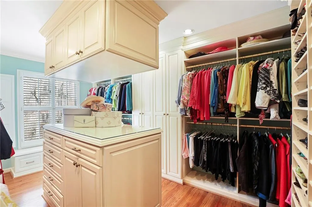 5300 Old Hundred Lane, Sandy Springs, Georgia 30327, 6 Bedrooms Bedrooms, ,4 BathroomsBathrooms,Residential,Sold,5300 Old Hundred Lane,7052440 5300 Old Hundred Lane, Sandy Springs, Georgia 30327, 6 Bedrooms Bedrooms, ,4 BathroomsBathrooms,Residential,Sold,5300 Old Hundred Lane,7052440