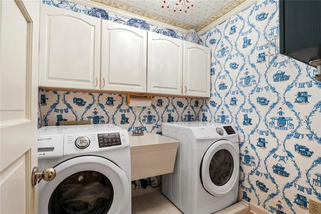 5300 Old Hundred Lane, Sandy Springs, Georgia 30327, 6 Bedrooms Bedrooms, ,4 BathroomsBathrooms,Residential,Sold,5300 Old Hundred Lane,7052440 5300 Old Hundred Lane, Sandy Springs, Georgia 30327, 6 Bedrooms Bedrooms, ,4 BathroomsBathrooms,Residential,Sold,5300 Old Hundred Lane,7052440