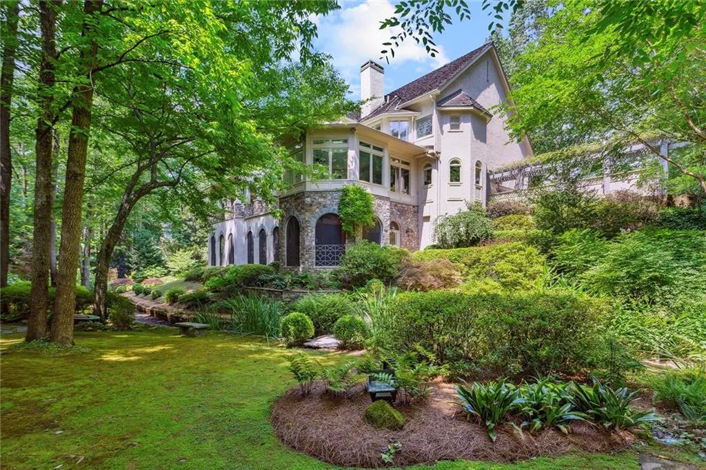 5300 Old Hundred Lane, Sandy Springs, Georgia 30327, 6 Bedrooms Bedrooms, ,4 BathroomsBathrooms,Residential,Sold,5300 Old Hundred Lane,7052440 5300 Old Hundred Lane, Sandy Springs, Georgia 30327, 6 Bedrooms Bedrooms, ,4 BathroomsBathrooms,Residential,Sold,5300 Old Hundred Lane,7052440