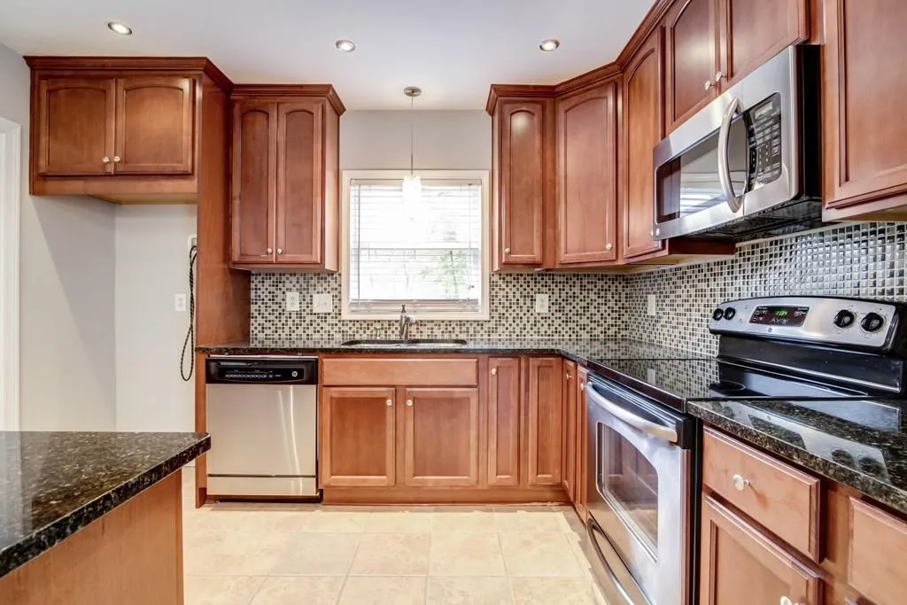 86 Mount Vernon Circle, Sandy Springs, Georgia 30338, 2 Bedrooms Bedrooms, ,2 BathroomsBathrooms,Residential,Sold,86 Mount Vernon Circle,5909069