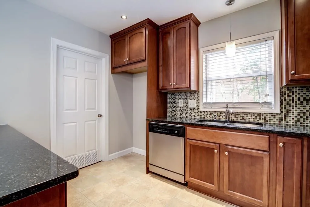 86 Mount Vernon Circle, Sandy Springs, Georgia 30338, 2 Bedrooms Bedrooms, ,2 BathroomsBathrooms,Residential,Sold,86 Mount Vernon Circle,5909069