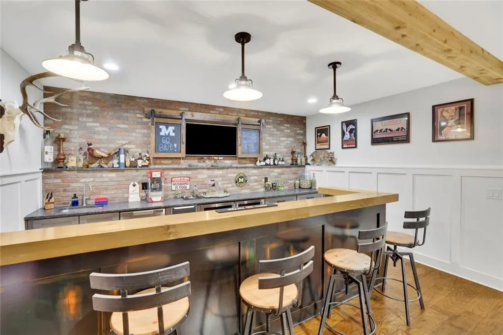 7740 Nesbit Ferry Road, Atlanta, Georgia 30350, 6 Bedrooms Bedrooms, ,4 BathroomsBathrooms,Residential,Sold,7740 Nesbit Ferry Road,7546565