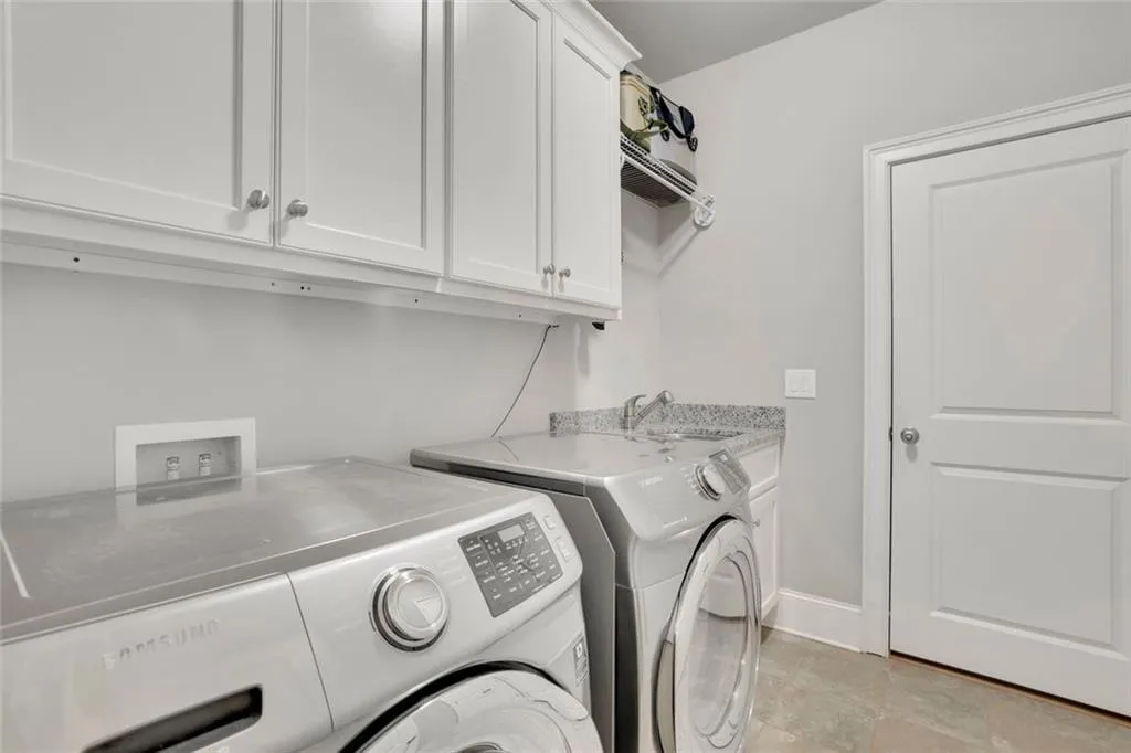 7740 Nesbit Ferry Road, Atlanta, Georgia 30350, 6 Bedrooms Bedrooms, ,4 BathroomsBathrooms,Residential,Sold,7740 Nesbit Ferry Road,7546565