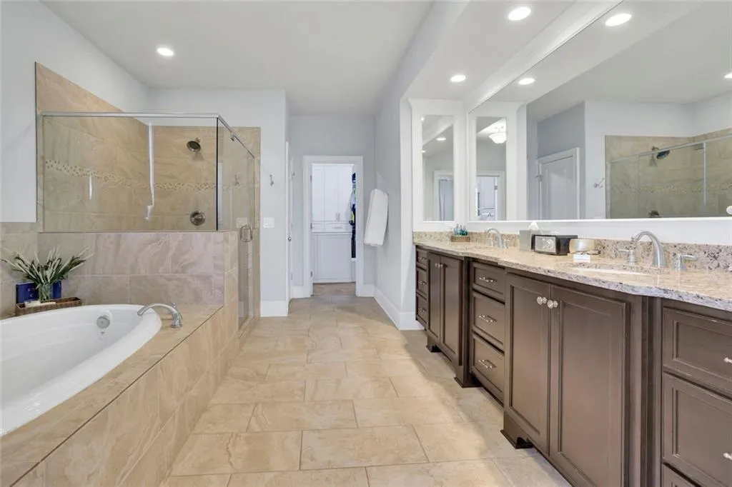 7740 Nesbit Ferry Road, Atlanta, Georgia 30350, 6 Bedrooms Bedrooms, ,4 BathroomsBathrooms,Residential,Sold,7740 Nesbit Ferry Road,7546565