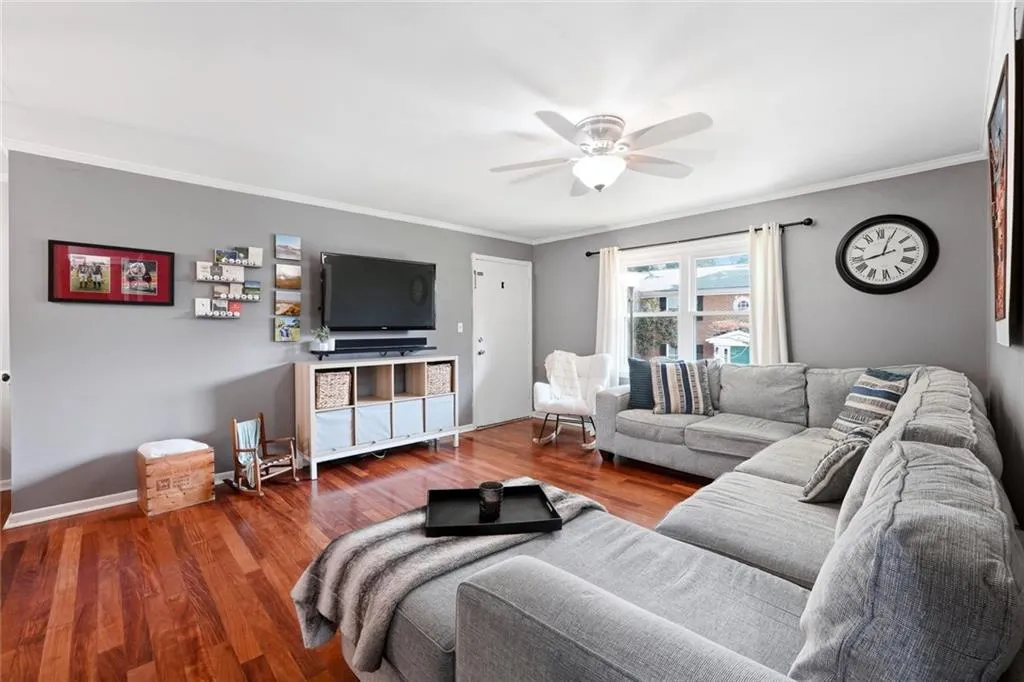 4282 Roswell Road Ne Unit E2, Atlanta, Georgia 30342, 2 Bedrooms Bedrooms, 0 ,2 BathroomsBathrooms,Residential,For Sale,4282 Roswell Road Ne Unit E2,7816468