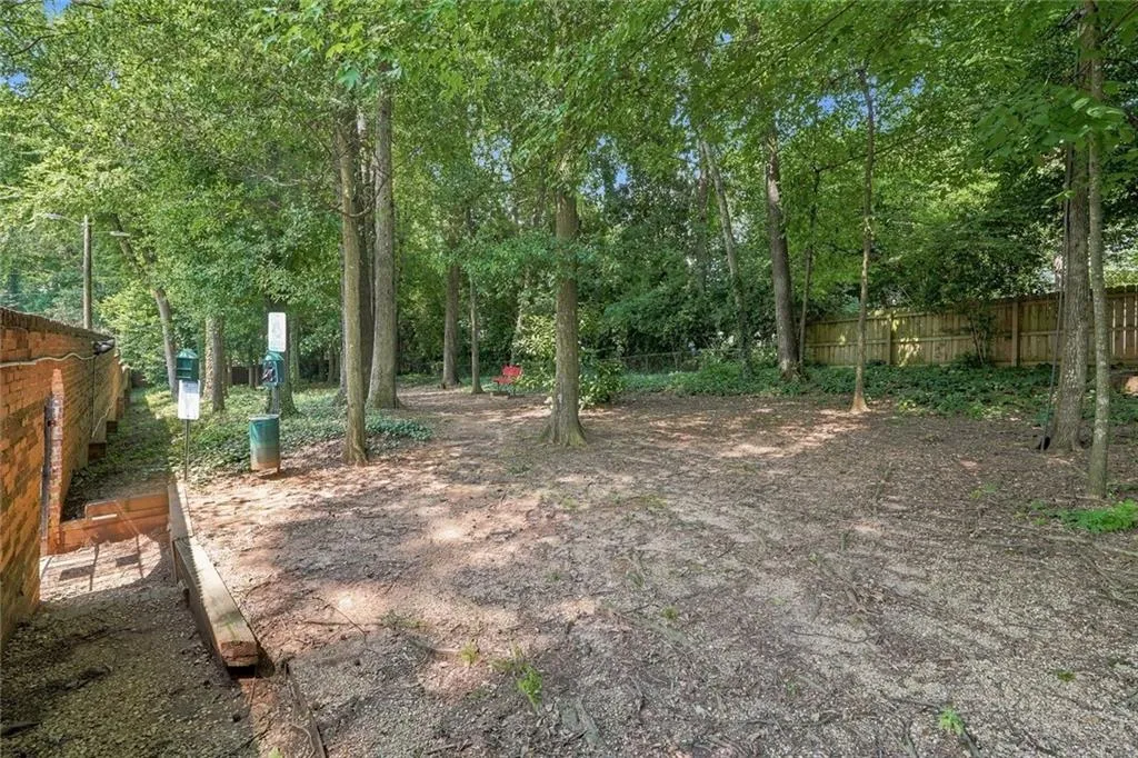 4282 Roswell Road Ne Unit E2, Atlanta, Georgia 30342, 2 Bedrooms Bedrooms, 0 ,2 BathroomsBathrooms,Residential,For Sale,4282 Roswell Road Ne Unit E2,7816468