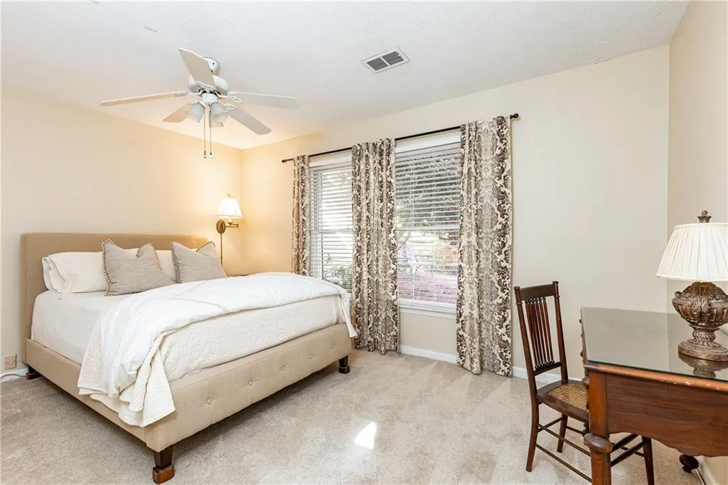 94 Dunwoody Springs Drive, Atlanta, Georgia 30328, 2 Bedrooms Bedrooms, ,2 BathroomsBathrooms,Residential,Sold,94 Dunwoody Springs Drive,7142994