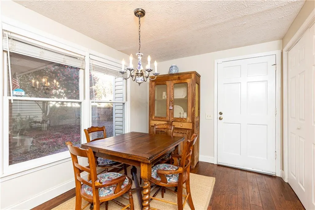 94 Dunwoody Springs Drive, Atlanta, Georgia 30328, 2 Bedrooms Bedrooms, ,2 BathroomsBathrooms,Residential,Sold,94 Dunwoody Springs Drive,7142994