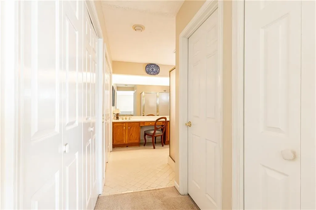 94 Dunwoody Springs Drive, Atlanta, Georgia 30328, 2 Bedrooms Bedrooms, ,2 BathroomsBathrooms,Residential,Sold,94 Dunwoody Springs Drive,7142994