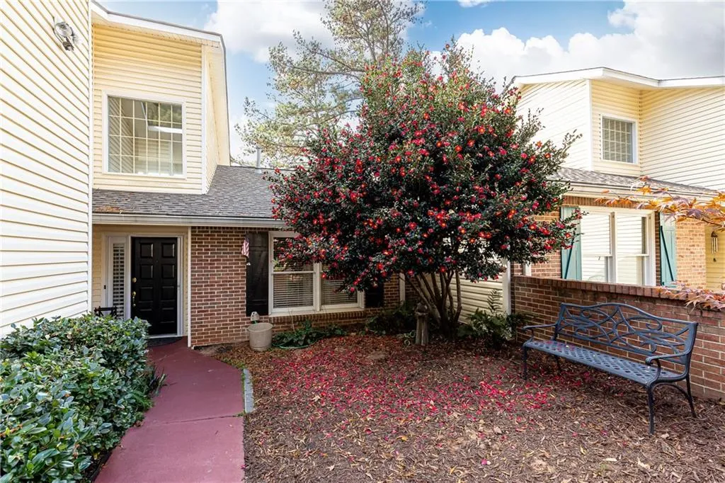 94 Dunwoody Springs Drive, Atlanta, Georgia 30328, 2 Bedrooms Bedrooms, ,2 BathroomsBathrooms,Residential,Sold,94 Dunwoody Springs Drive,7142994