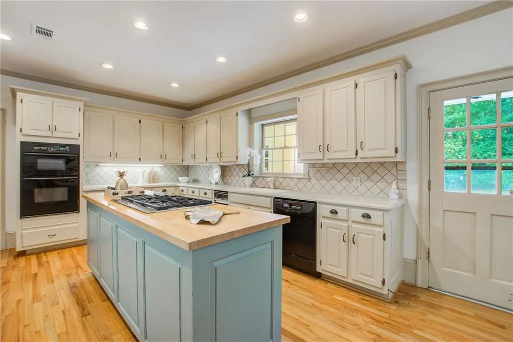 470 Tavern Circle, Atlanta, Georgia 30350, 4 Bedrooms Bedrooms, ,4 BathroomsBathrooms,Residential,Sold,470 Tavern Circle,7119112