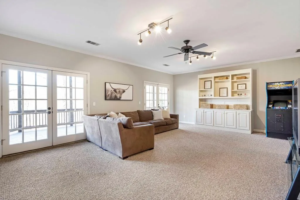 265 Gold Creek Court, Sandy Springs, Georgia 30350, 6 Bedrooms Bedrooms, ,4 BathroomsBathrooms,Residential,Sold,265 Gold Creek Court,6831344