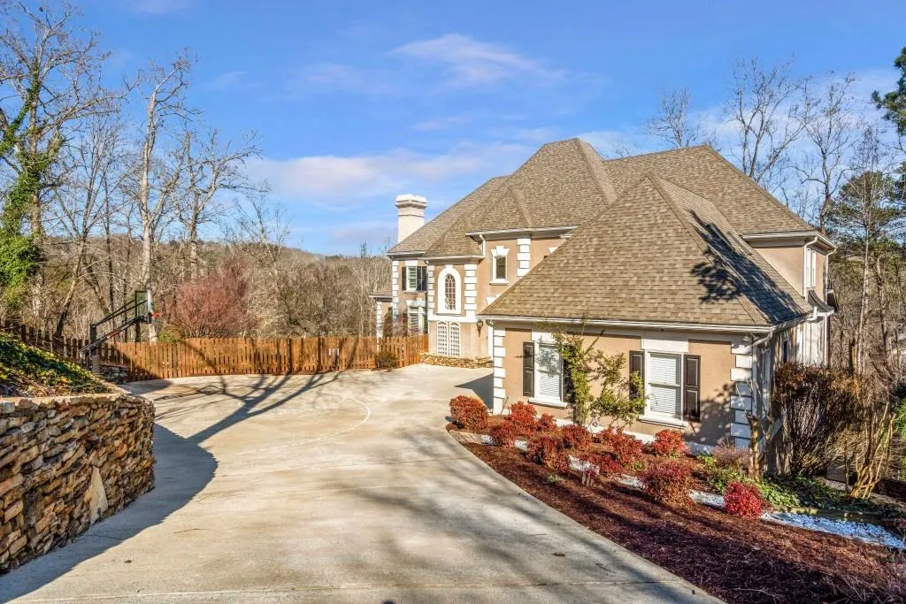 265 Gold Creek Court, Sandy Springs, Georgia 30350, 6 Bedrooms Bedrooms, ,4 BathroomsBathrooms,Residential,Sold,265 Gold Creek Court,6831344